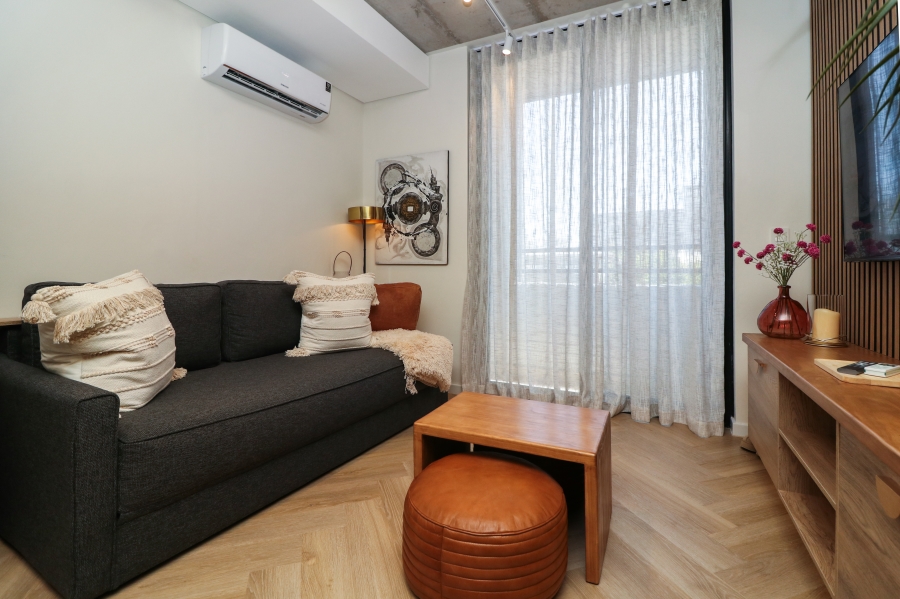 1 Bedroom Property for Sale in Sea Point Western Cape